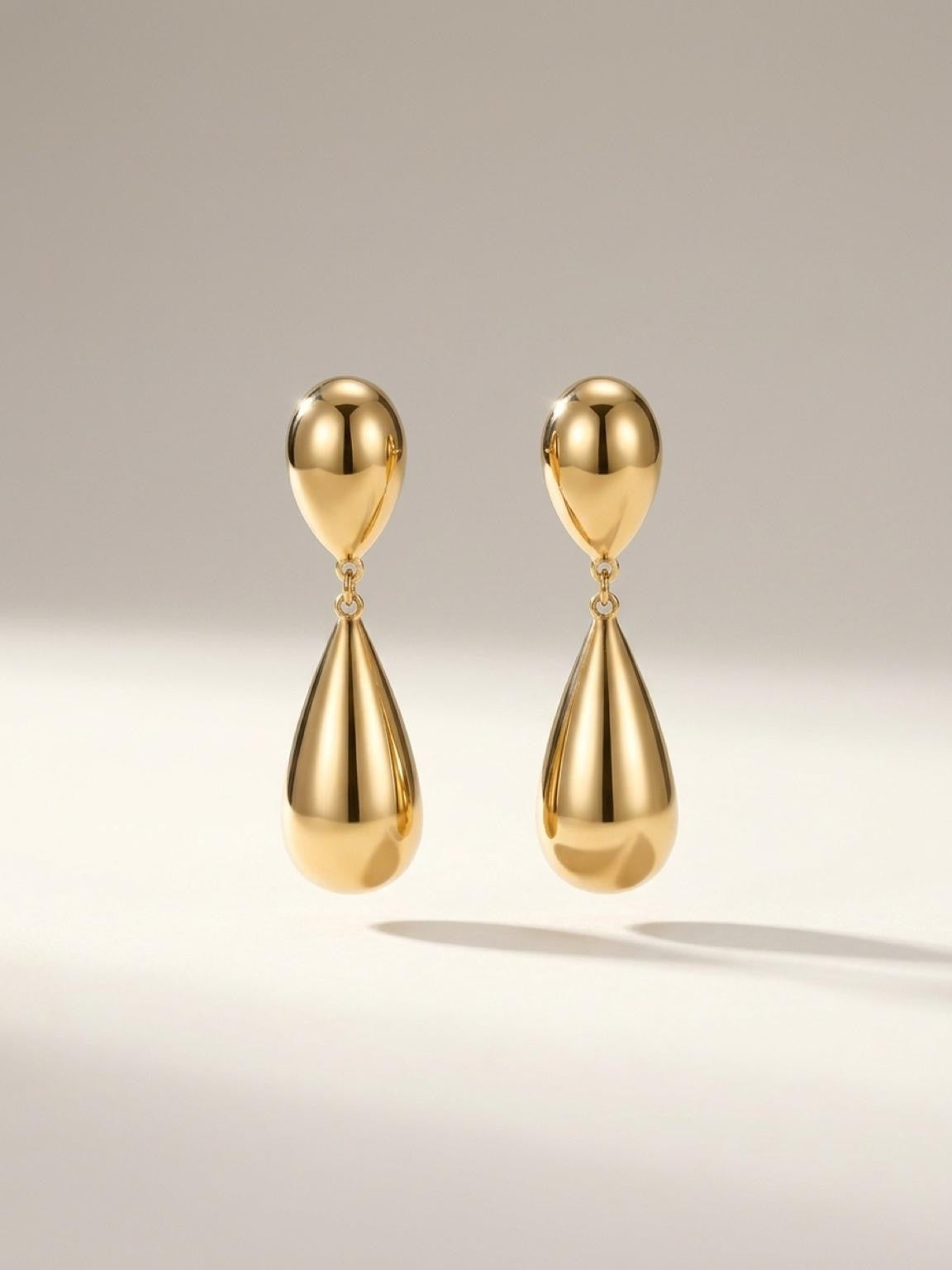 Teardrop earring